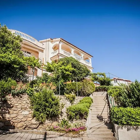 1 Bedroom Lovely In Διαμέρισμα