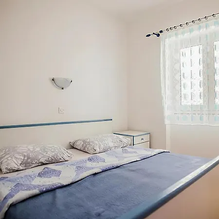 Apartment 1 Bedroom Beautiful In *