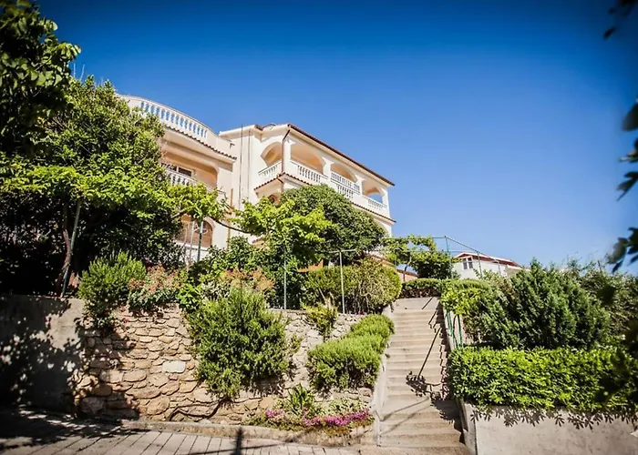 1 Bedroom Lovely In Διαμέρισμα